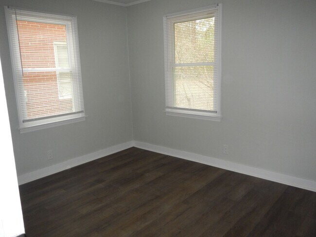 Foto del edificio - 1028 Proctor St