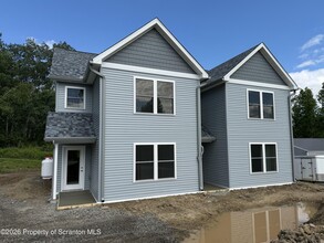 Building Photo - 1066 Lakeland Dr