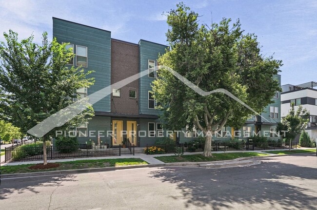 Gorgeous Townhouse with Central AC and Rooftop Deck - Gorgeous Townhouse with Central AC and Rooftop Deck