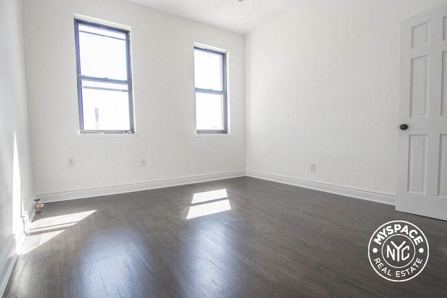 Building Photo - 987 Wyckoff Ave