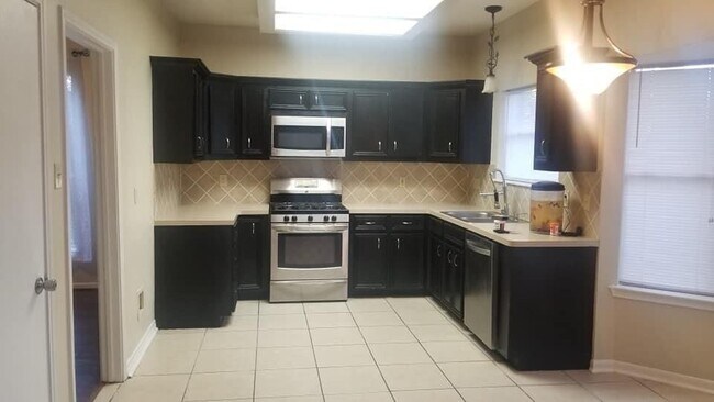 Building Photo - 17626 Smooth Rock Falls Dr