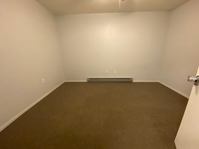 Building Photo - 4234 E Western Dr