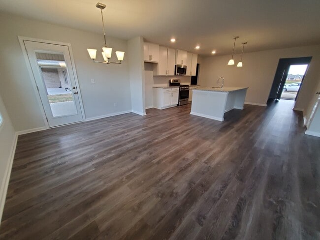 Foto del edificio - 120 Sublett Dr