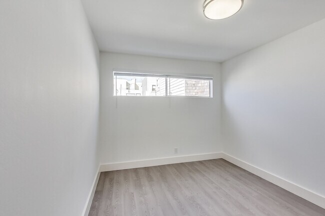 Foto del edificio - 2240 Larkin