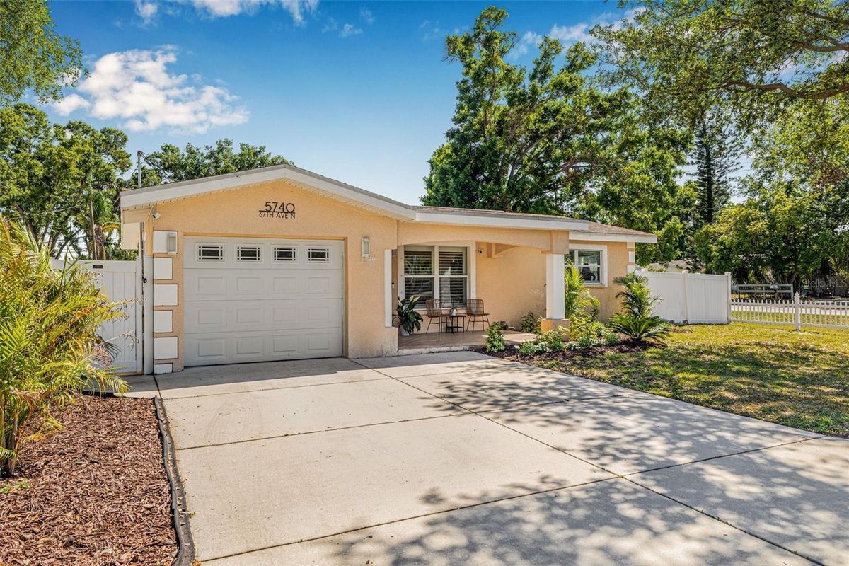 Foto principal - 5740 67th Ave N