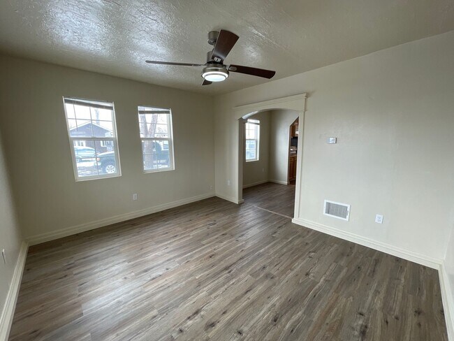 Foto del edificio - Country Living in Culver - 2 Bedroom / 1 B...