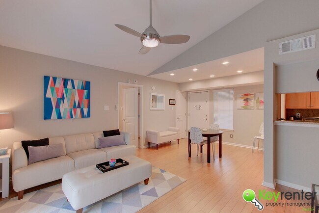 Foto del edificio - Luxury Living Unveiled: Sun-Kissed 2 bed, ...