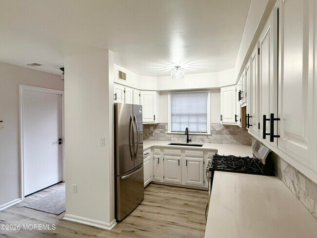 Foto del edificio - 41 Weller Pl