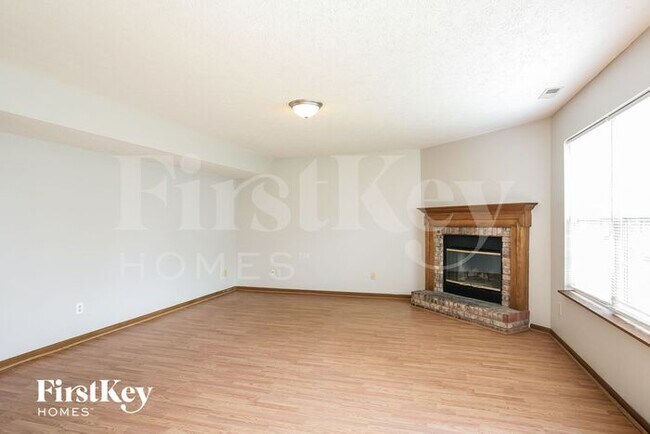 Foto del edificio - 11225 Pine Mountain Pl