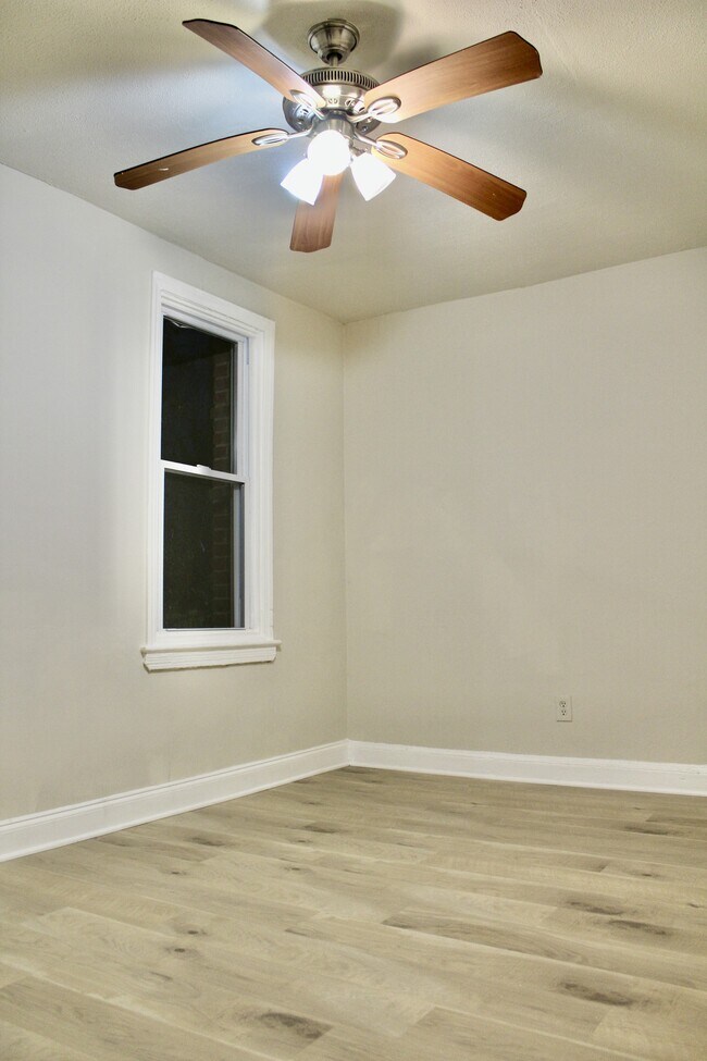 Foto del edificio - 4654 Hillside Rd SE