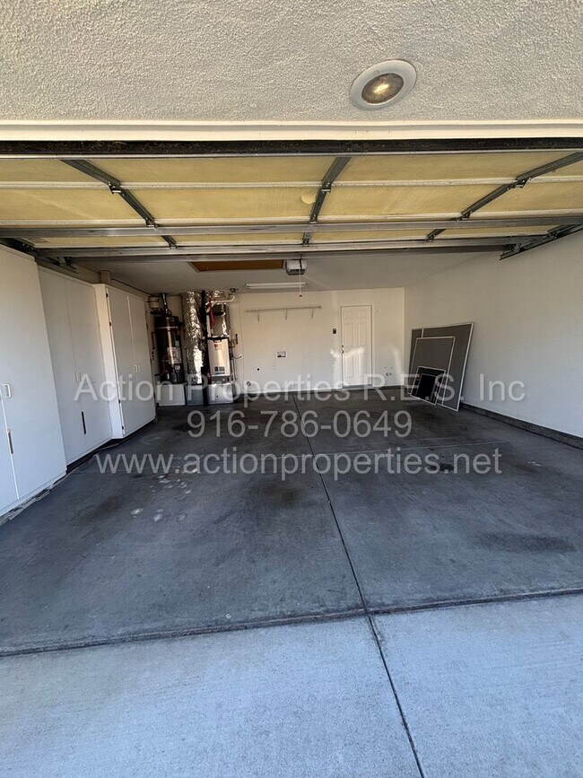 Foto del edificio - 6000 Buggy Whip Ln