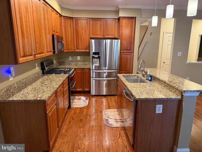 Building Photo - 615 Strandhill Ct
