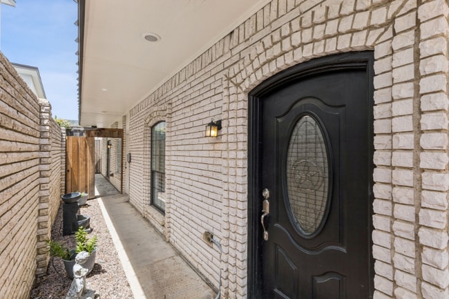 Photo - 5801 Orchid Ln Townhome