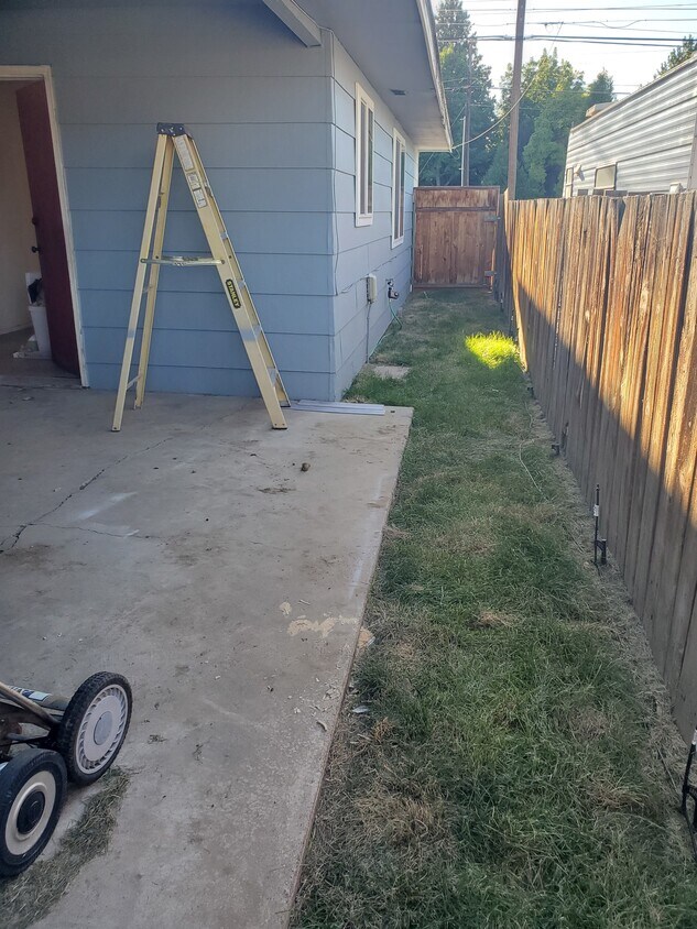 Primary Photo - 1309 S 16th Ave