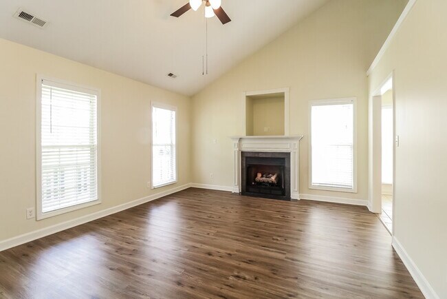 Foto del edificio - 2970 Deep Cove Dr NW