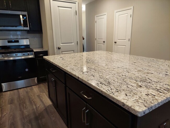 Building Photo - Recently constructed townhome for rent in ...