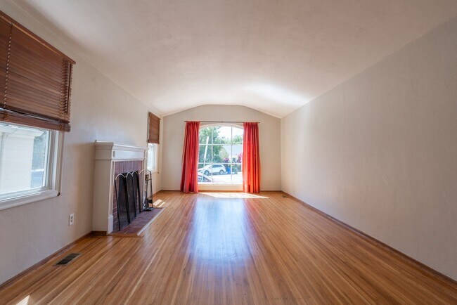 Foto del edificio - Single Family Home