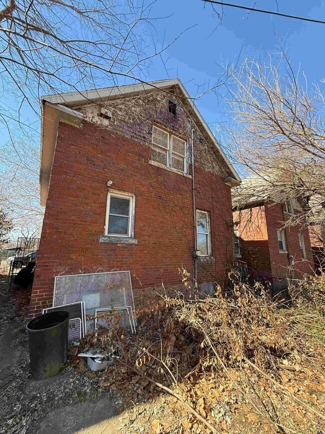 Building Photo - 1908 N Union St