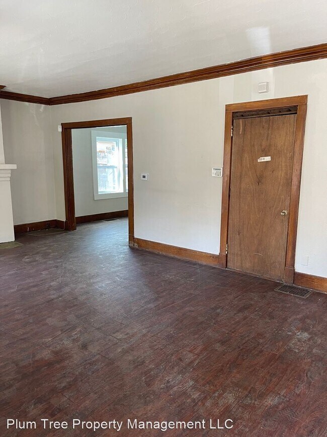 Building Photo - 4 br, 1 bath House - 247 Delaware Avenue