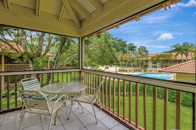 Foto del edificio - 618 Brackenwood Cove