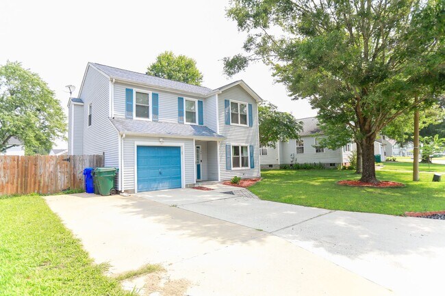 Building Photo - Modern Comfort in a Peaceful Setting – 4BR...