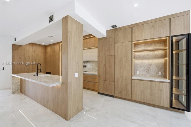 Foto del edificio - 3111 SW 12th St