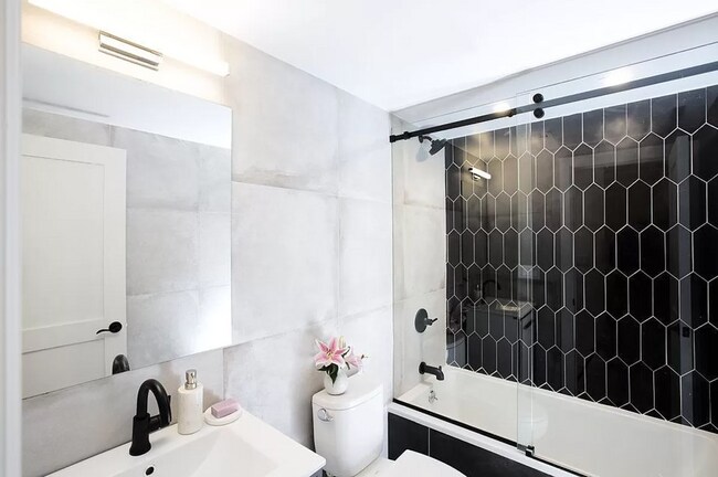 Foto del edificio - 331 Quincy St