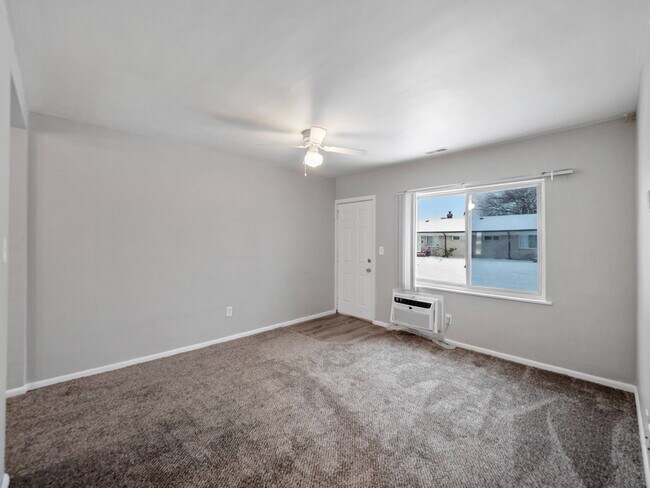 Foto del edificio - 1071 Rochester Rd