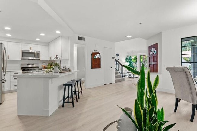 Building Photo - 1630 Dimas Ct