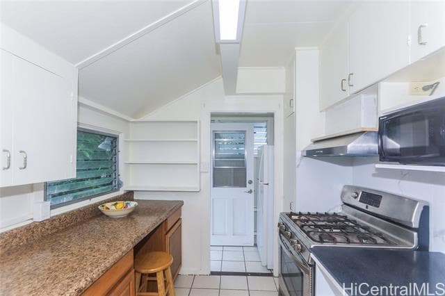 Building Photo - 2534 E Manoa Rd
