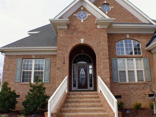 Building Photo - 4 br, 3 bath House - 120 Gentle Rain Drive