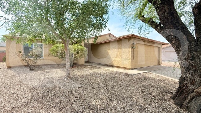 Building Photo - 8972 E Mayberry Dr