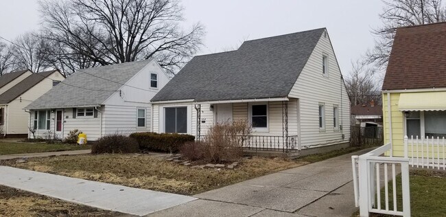 Foto del edificio - Old Brooklyn - 3 Bedroom Single Family Home