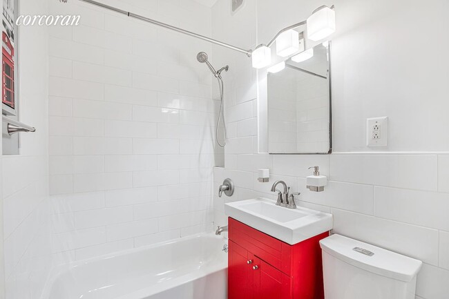 Foto del edificio - 423 Hicks St