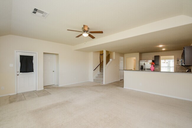 Foto del edificio - 2214 Forest Floor Ct