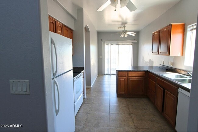 Building Photo - 15237 S Moon Valley Rd