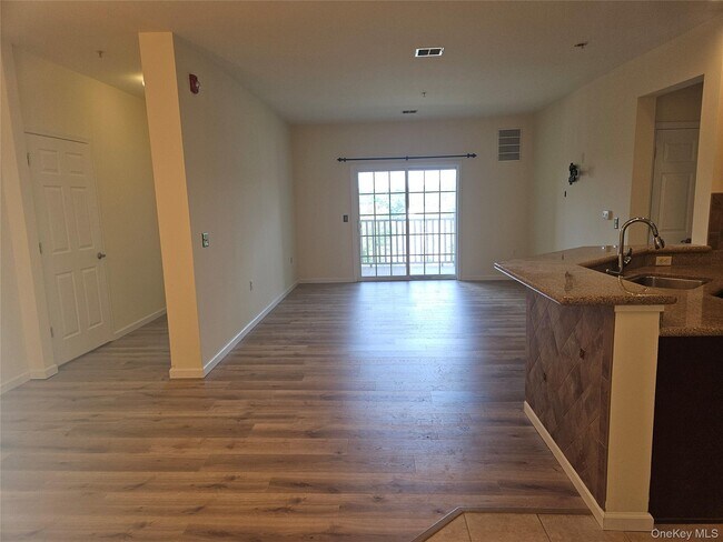 Foto del edificio - 934 Tower Ridge Cir