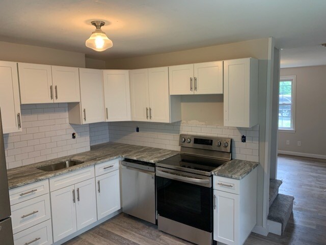 Kitchen - 189 S Main St