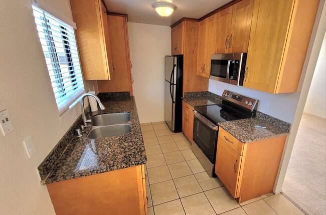 Building Photo - 90 Dockside Cir