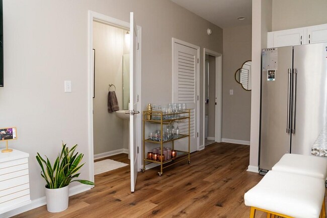 Foto del edificio - 716 Ironwood Ln