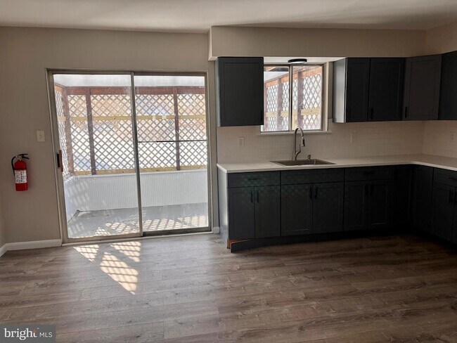 Foto del edificio - 1228 Heddon Ave