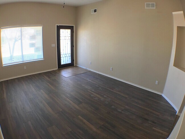 Building Photo - Northeast El Paso 4 Bed Refrig A/C