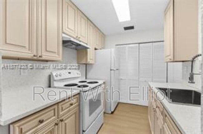 Photo - 5629 Taft St Apartment