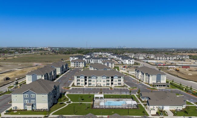 Building Photo - Santiago Estates