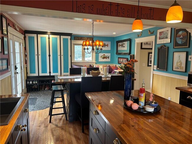 Building Photo - 7 Boulevard E