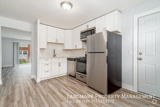 Building Photo - 9825 El Cameno Ln