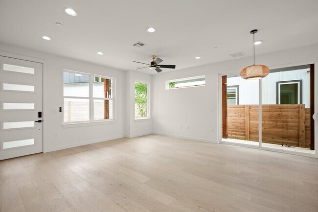 Foto del edificio - 5305 Ledesma Rd