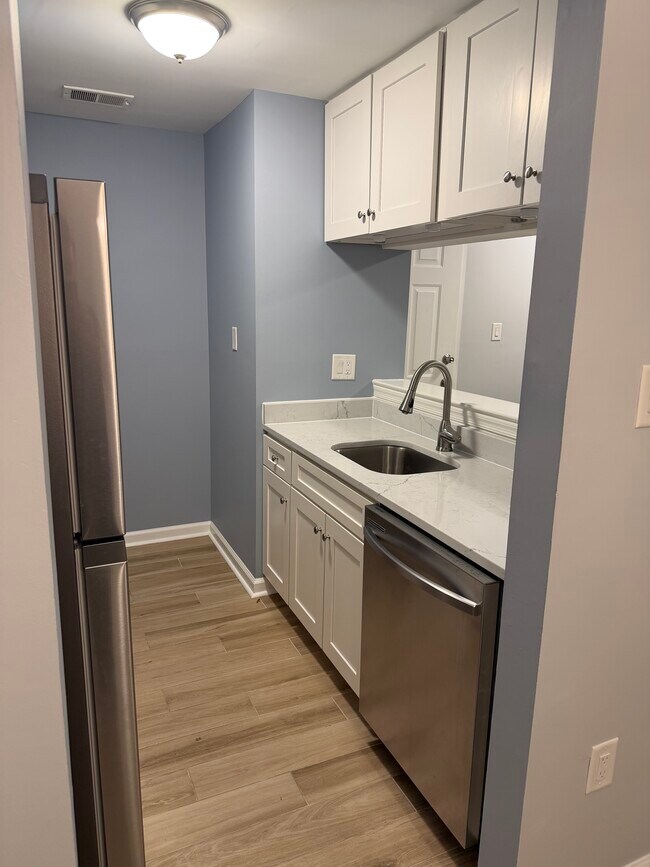 Building Photo - 5708 Shadwell Ct