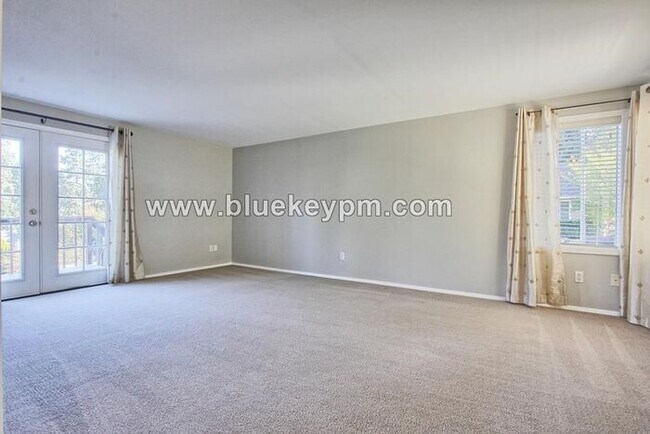 Foto del edificio - 3 Bed, 1 Bath Home in Beaverton with Prima...