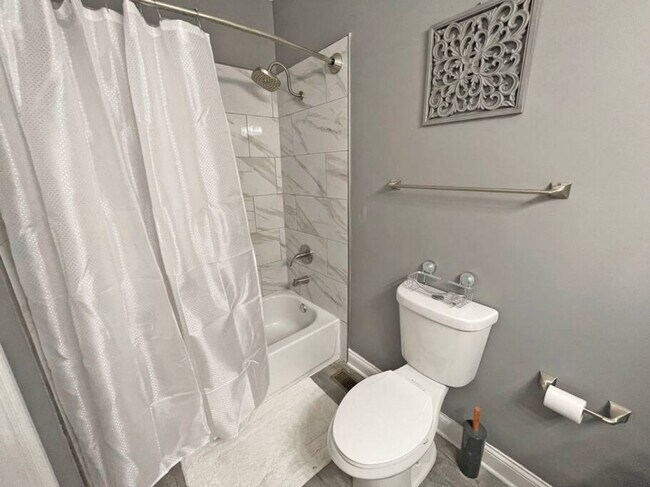 Foto del edificio - 1824 Highland Ave